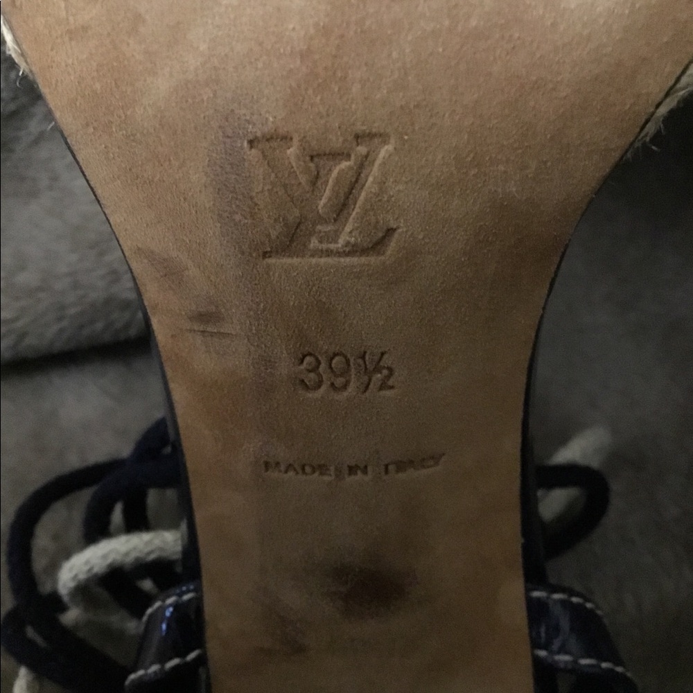 LOUIS VUITTON Heels - Picture 7 of 8